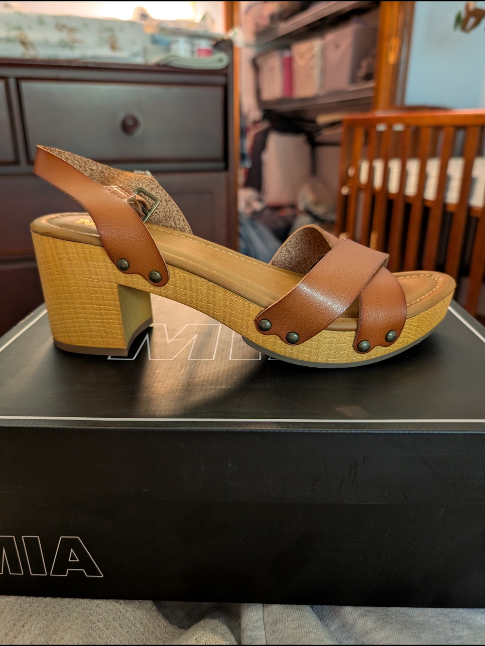 NWT MIA Brown Leather Cross-Strap Block Heel Clog Style